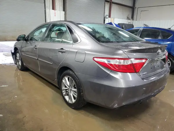 4T1BF1FK5HU757076 2017 TOYOTA CAMRY - Image 2