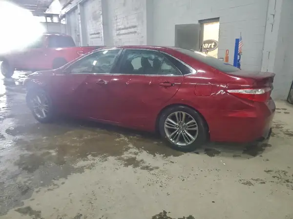 4T1BF1FK5HU758129 2017 TOYOTA CAMRY - Image 2