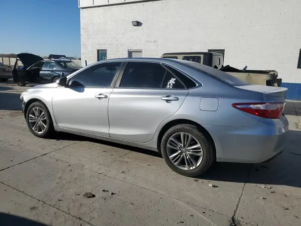 4T1BF1FK5HU760771 2017 TOYOTA CAMRY - Image 2