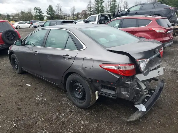 4T1BF1FK5HU764870 2017 TOYOTA CAMRY - Image 2