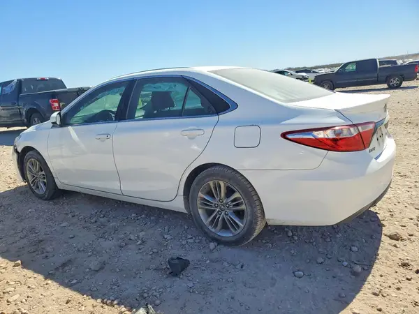 4T1BF1FK5HU765467 2017 TOYOTA CAMRY - Image 2