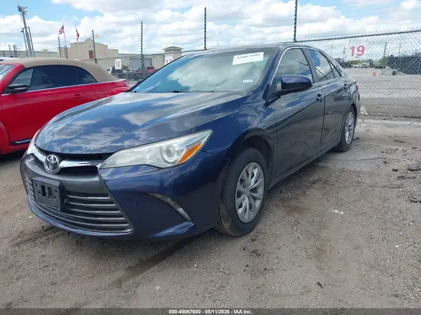4T1BF1FK5HU767090 2017 TOYOTA CAMRY - Image 2