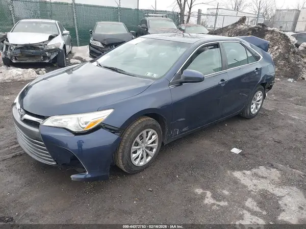 4T1BF1FK5HU770751 2017 TOYOTA CAMRY - Image 2