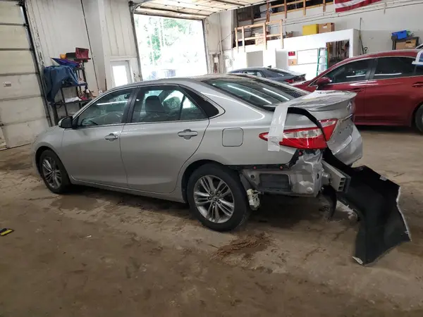4T1BF1FK5HU773102 2017 TOYOTA CAMRY - Image 2