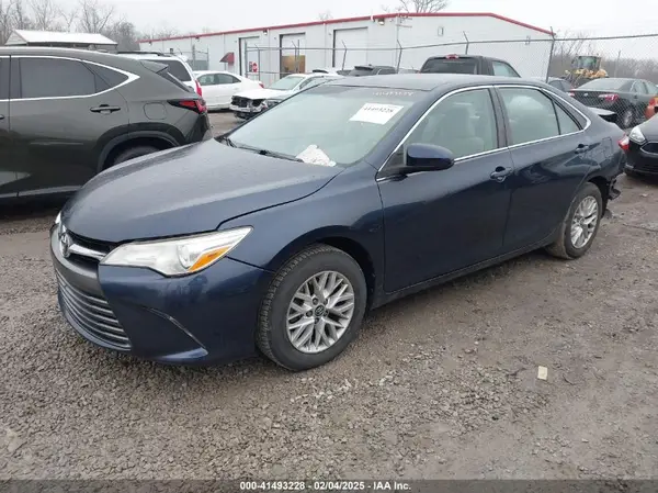 4T1BF1FK5HU778624 2017 TOYOTA CAMRY - Image 2