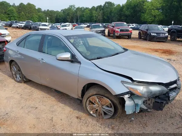 4T1BF1FK5HU779983 2017 TOYOTA CAMRY - Image 1