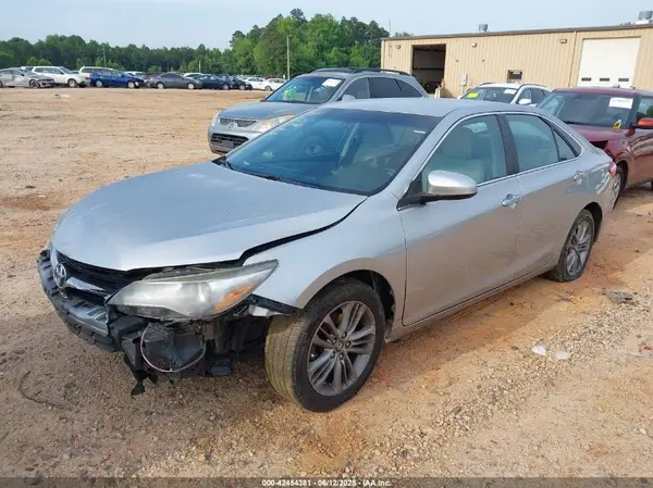 4T1BF1FK5HU779983 2017 TOYOTA CAMRY - Image 2