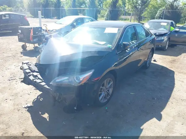 4T1BF1FK5HU781149 2017 TOYOTA CAMRY - Image 2