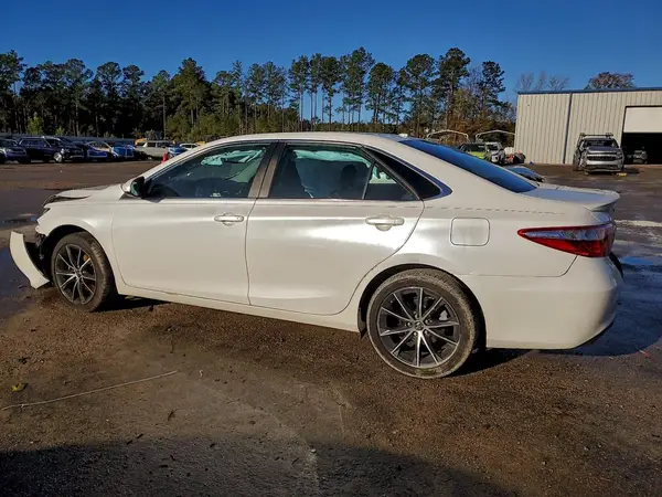 4T1BF1FK5HU781281 2017 TOYOTA CAMRY - Image 2