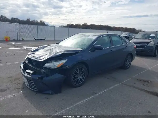 4T1BF1FK5HU781359 2017 TOYOTA CAMRY - Image 2