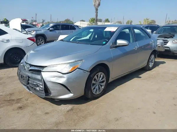 4T1BF1FK5HU781362 2017 TOYOTA CAMRY - Image 2