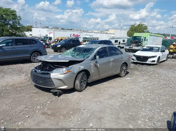 4T1BF1FK5HU782446 2017 TOYOTA CAMRY - Image 2
