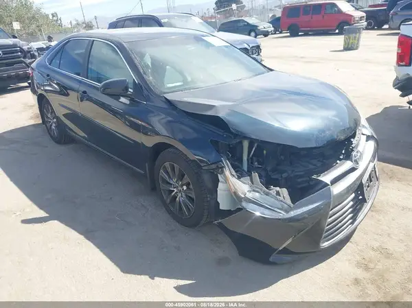 4T1BF1FK5HU782575 2017 TOYOTA CAMRY - Image 1