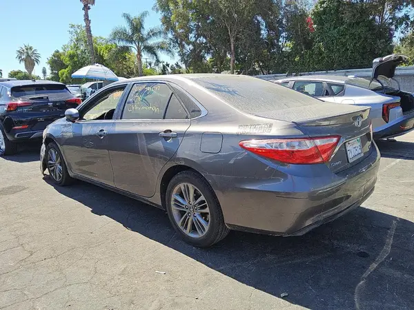 4T1BF1FK5HU784763 2017 TOYOTA CAMRY - Image 2