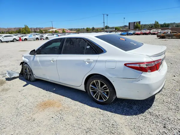 4T1BF1FK5HU785475 2017 TOYOTA CAMRY - Image 2