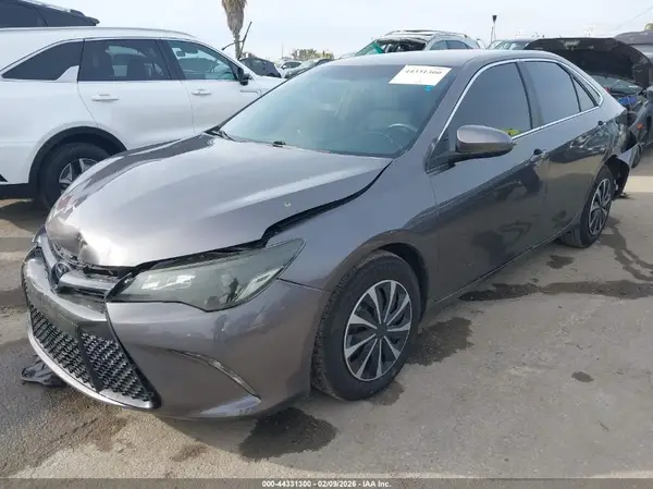 4T1BF1FK5HU786416 2017 TOYOTA CAMRY - Image 2