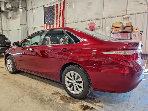 4T1BF1FK5HU786626 2017 TOYOTA CAMRY - Image 2
