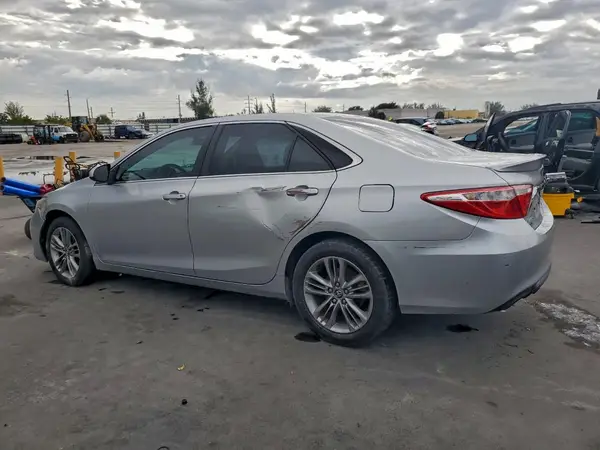 4T1BF1FK5HU787629 2017 TOYOTA CAMRY - Image 2
