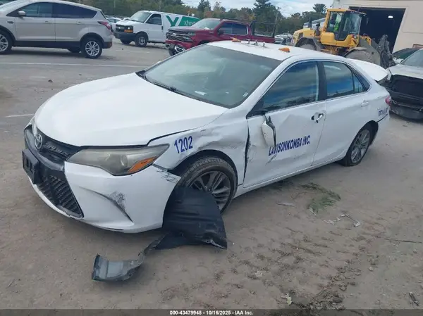 4T1BF1FK5HU787792 2017 TOYOTA CAMRY - Image 2