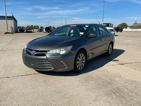 4T1BF1FK5HU789154 2017 TOYOTA CAMRY - Image 2