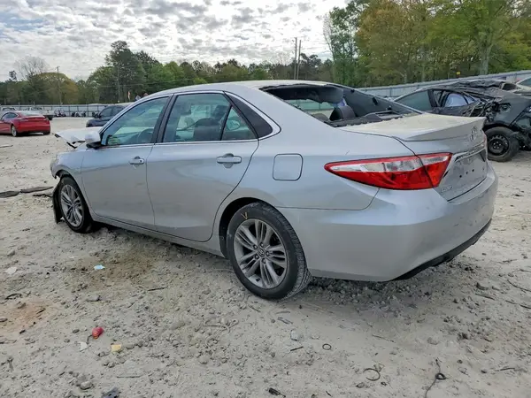 4T1BF1FK5HU789820 2017 TOYOTA CAMRY - Image 2