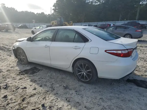 4T1BF1FK5HU790420 2017 TOYOTA CAMRY - Image 2