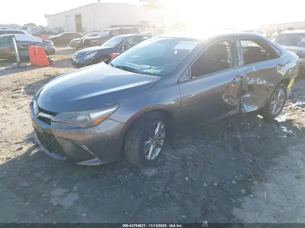 4T1BF1FK5HU791647 2017 TOYOTA CAMRY - Image 2