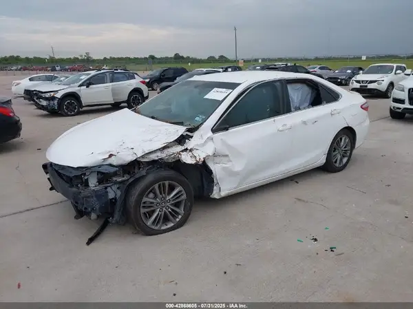 4T1BF1FK5HU792183 2017 TOYOTA CAMRY - Image 2