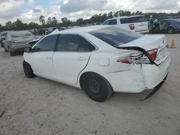 4T1BF1FK5HU793589 2017 TOYOTA CAMRY - Image 2