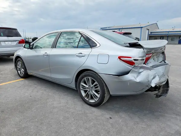 4T1BF1FK5HU794676 2017 TOYOTA CAMRY - Image 2