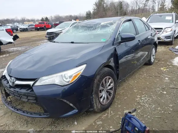 4T1BF1FK5HU794743 2017 TOYOTA CAMRY - Image 2
