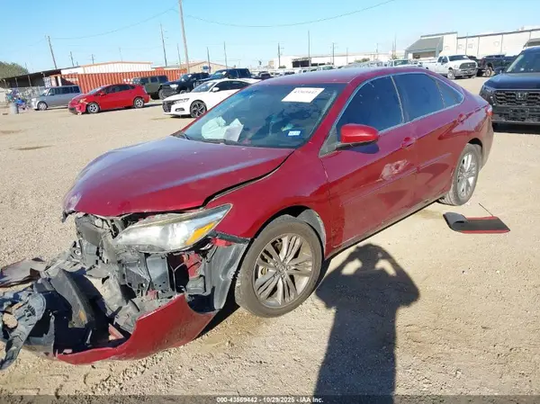 4T1BF1FK5HU795388 2017 TOYOTA CAMRY - Image 2