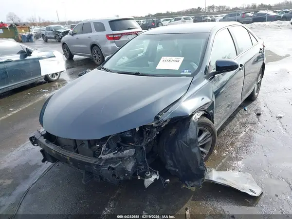 4T1BF1FK5HU796329 2017 TOYOTA CAMRY - Image 2