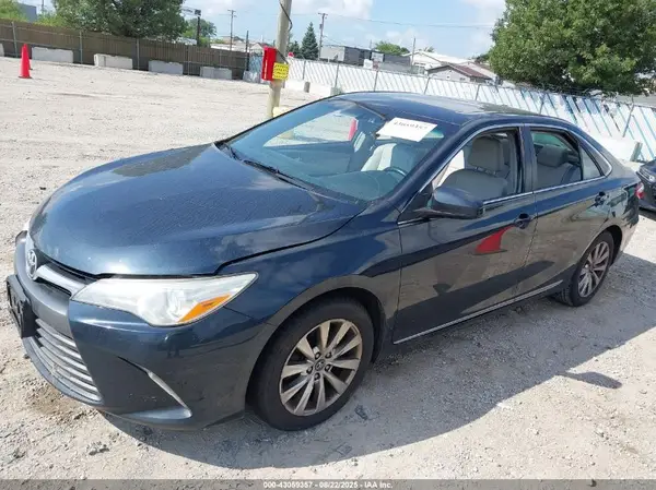 4T1BF1FK5HU798310 2017 TOYOTA CAMRY - Image 2