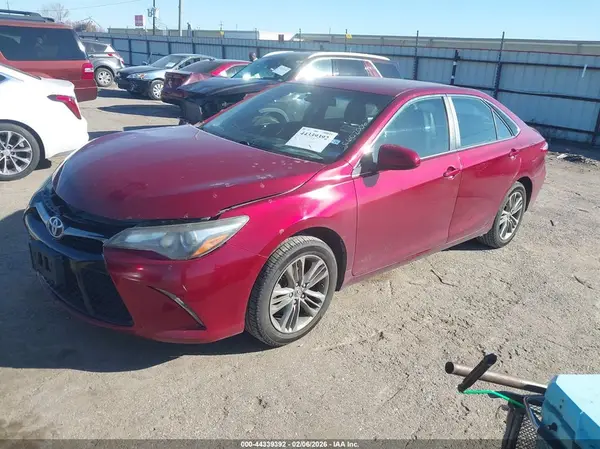 4T1BF1FK5HU798520 2017 TOYOTA CAMRY - Image 2