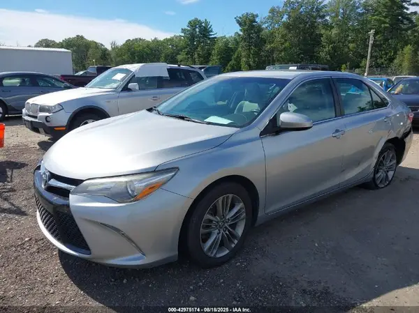 4T1BF1FK5HU802744 2017 TOYOTA CAMRY - Image 2