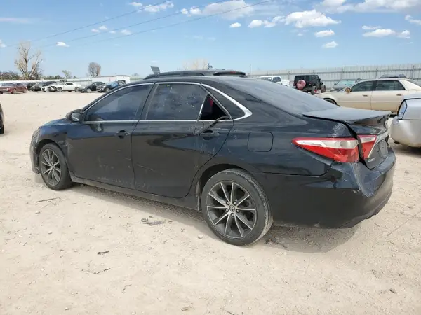 4T1BF1FK5HU803988 2017 TOYOTA CAMRY - Image 2