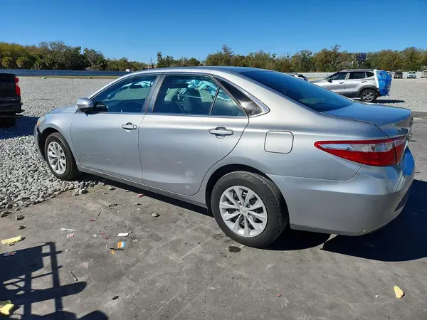 4T1BF1FK5HU804462 2017 TOYOTA CAMRY - Image 2