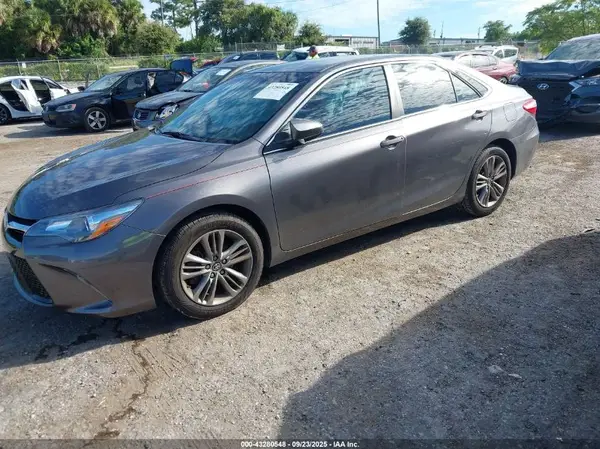 4T1BF1FK5HU805174 2017 TOYOTA CAMRY - Image 2