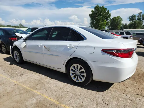 4T1BF1FK5HU805739 2017 TOYOTA CAMRY - Image 2