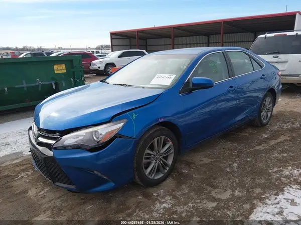 4T1BF1FK5HU806065 2017 TOYOTA CAMRY - Image 2