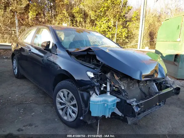 4T1BF1FK5HU806115 2017 TOYOTA CAMRY - Image 1