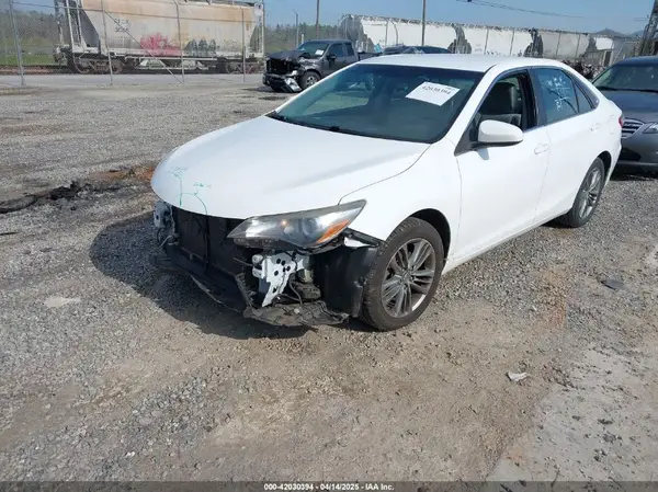 4T1BF1FK5HU806759 2017 TOYOTA CAMRY - Image 2