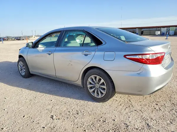 4T1BF1FK5HU806857 2017 TOYOTA CAMRY - Image 2