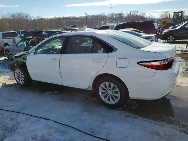 4T1BF1FK5HU809886 2017 TOYOTA CAMRY - Image 2