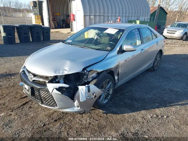 4T1BF1FK5HU810424 2017 TOYOTA CAMRY - Image 2