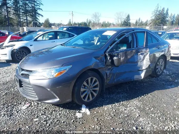 4T1BF1FK5HU811380 2017 TOYOTA CAMRY - Image 2