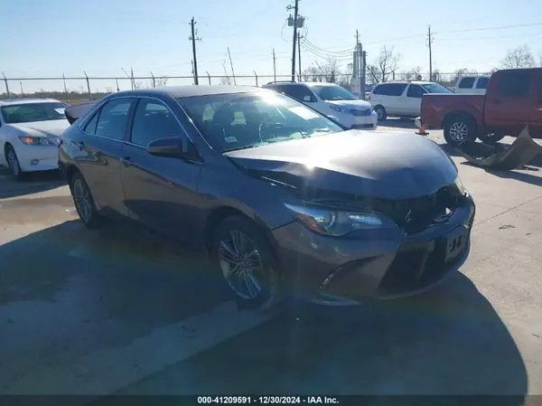 4T1BF1FK5HU813257 2017 TOYOTA CAMRY - Image 1