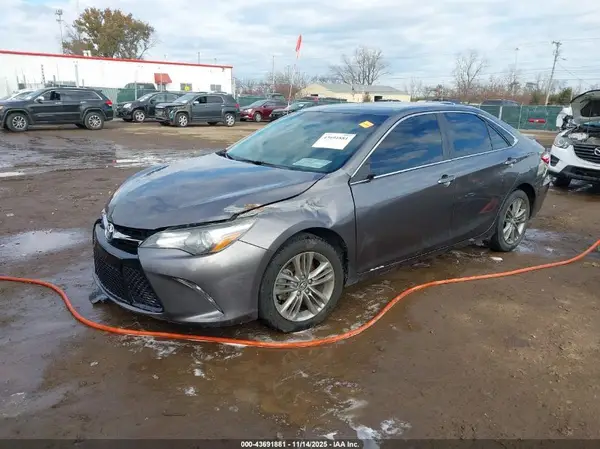 4T1BF1FK5HU813338 2017 TOYOTA CAMRY - Image 2