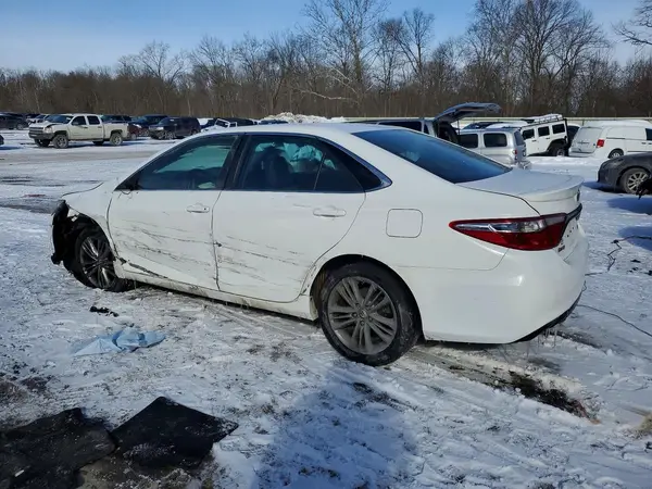 4T1BF1FK5HU813470 2017 TOYOTA CAMRY - Image 2